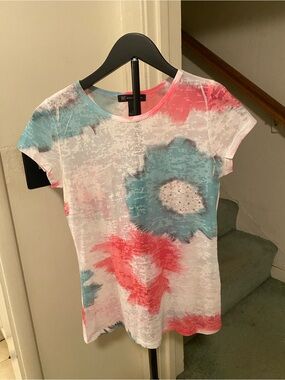Women’s Short Sleeve Tie-Dye Floral look Tee in Coral Pink & Aqua Blue Sz small